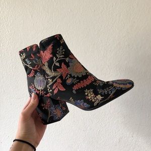 Appliqué bootie